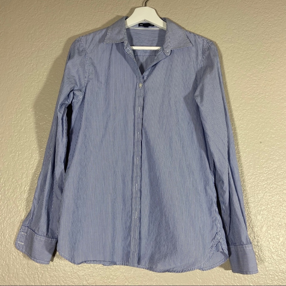 Gap fitted button down pinstriped shirt size M